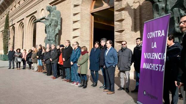 Un condenado por asesinar a su mujer mata a la abogada que lo defendió