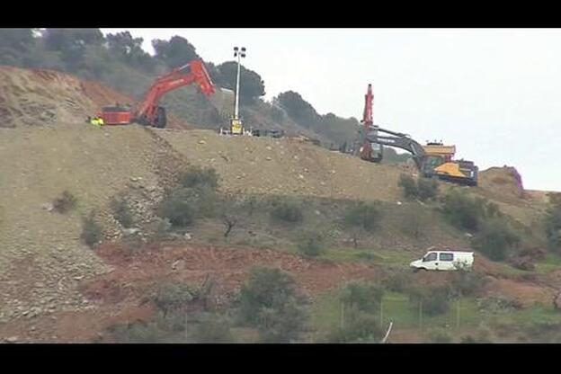 El operativo espera llegar a Julen en 35 horas «si todo es muy favorable» tras comenzar la perforación