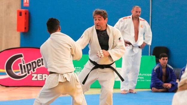 El juez Alba, en una exhibición de artes marciales