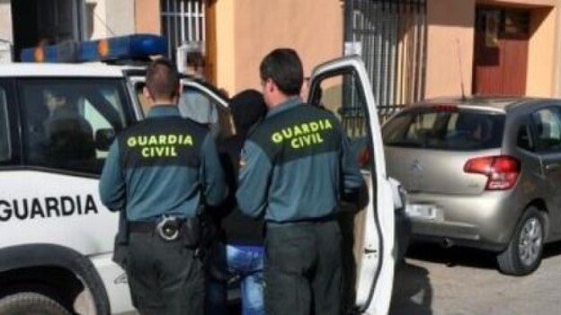 Detenido por robar de forma violenta un bolso