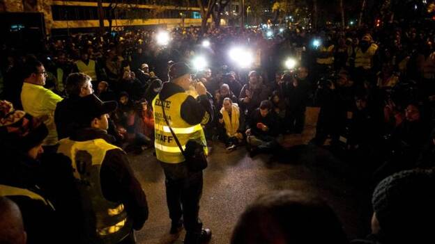 Los taxistas votan si aceptan una hora de precontratación para los VTC