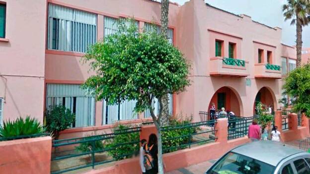 Firmas para suspender a un profesor en Telde