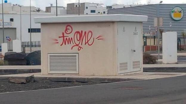 Identificados dos grafiteros como autores de 120 pintadas en la capital