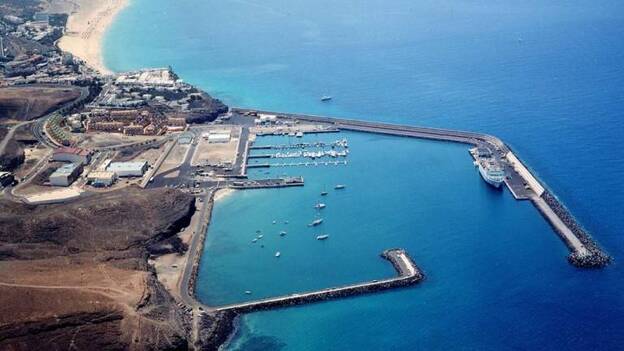 El tráfico interinsular de pasajeros crece un 5% durante 2018 en la red de puertos autonómicos de Canarias