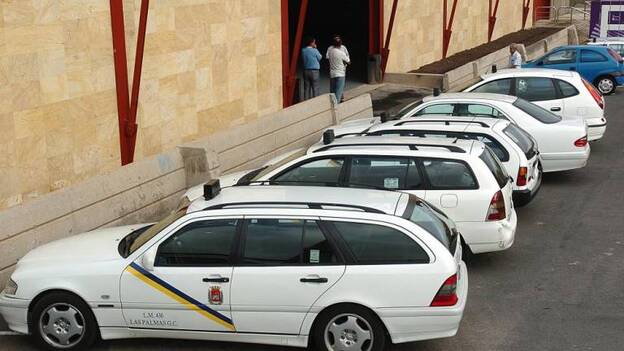 La tarifa única del taxi se mantiene pese al auto de suspensión del TSJC