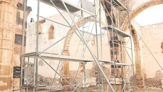 «O se cubre el convento, o se pierde»