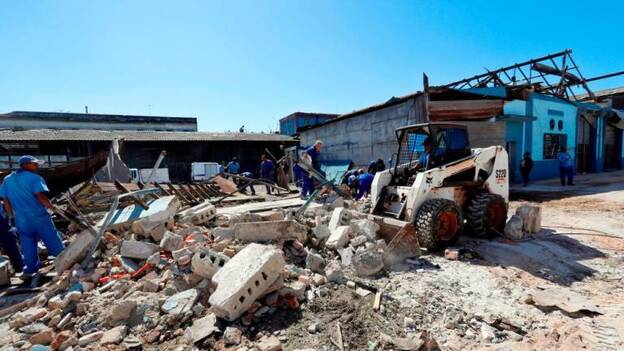 Casi 5.000 personas permanecen evacuadas en La Habana tras intenso tornado