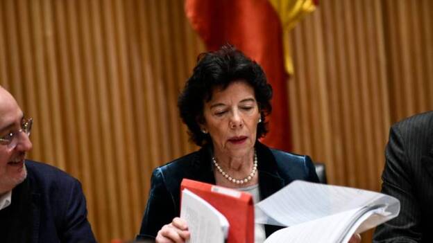 Celaá «buscará una salida» para que se cotice por las prácticas