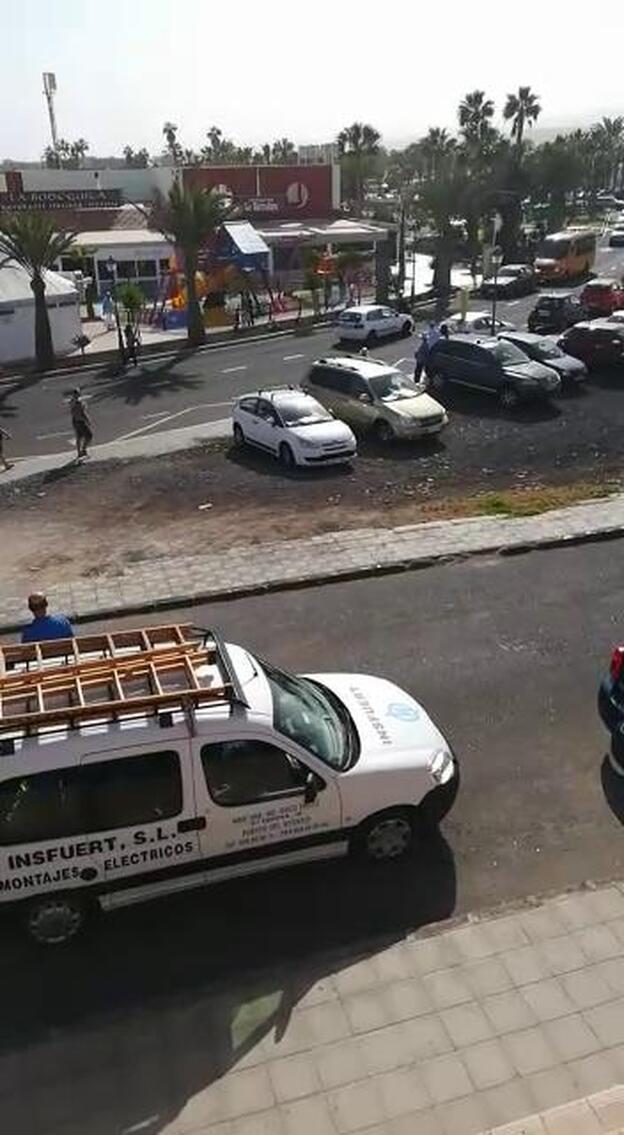 Roban 1.200 euros en perfumes en Caleta de Fuste