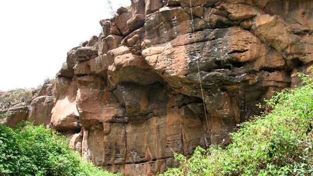 Muere una mujer mientras practicaba escalada en un barranco de Arico