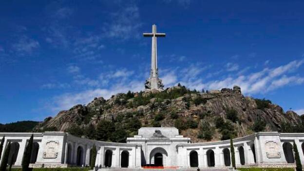 El Gobierno aprobará el viernes la exhumación de Franco