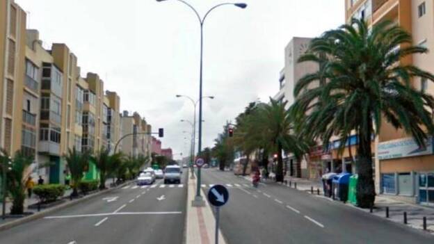 Le golpeó con una silla en la cabeza en un bar