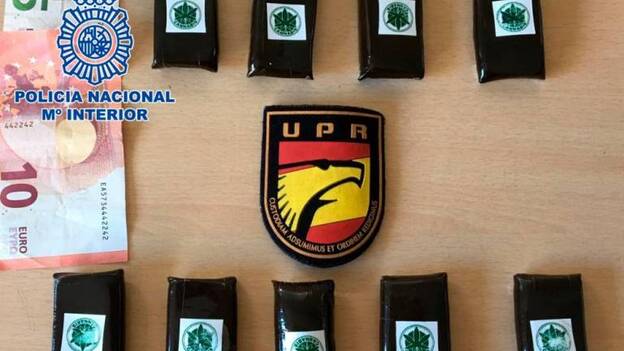 Pillan a un menor vendiendo droga en la Vega de San José