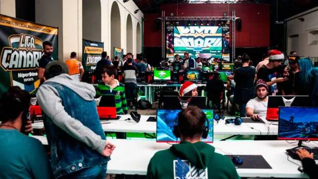 La ‘Liga Canaria de Esports HiperDino’ reúne a más de 3.600 ‘gamers’ en su primera etapa