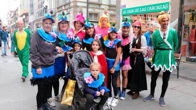 La chiquillería se divierte en Triana