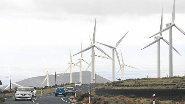 La energía eólica «acabará bajando el recibo de la luz en Canarias»