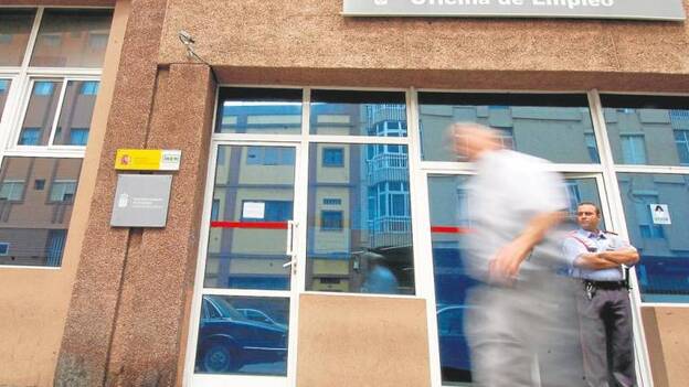 Los ocupados que buscan empleo suben por primera vez en 5 años