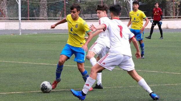 La UD Las Palmas no dejó pasar la oportunidad y ‘sentencia’ la liga