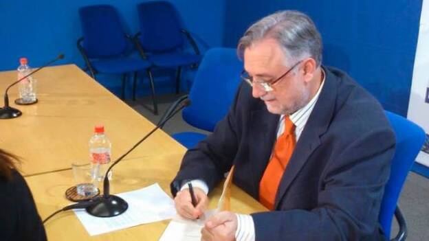 El médico detenido por abusar de sus pacientes, un poeta reconocido