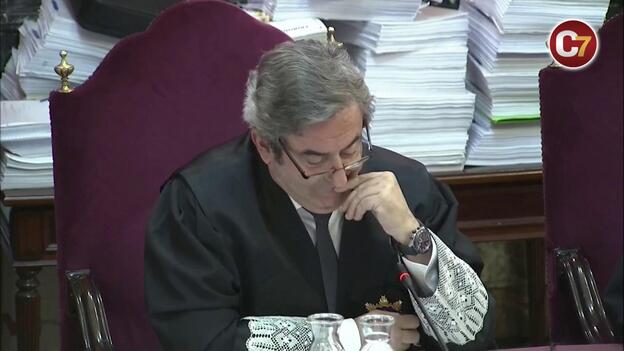 Trapero ve «irresponsable» que Forn dijera que los Mossos permitirían el 1-O