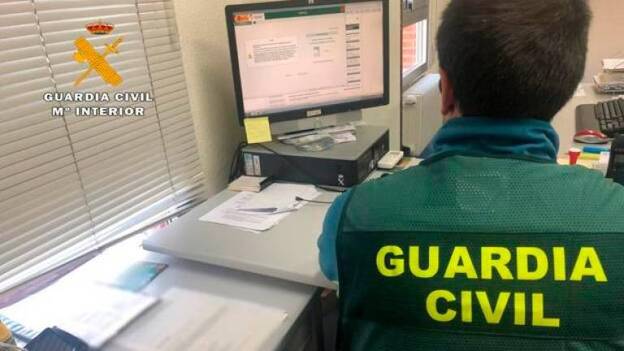 La Guardia Civil detiene a una persona por un delito de estafa en Gáldar
