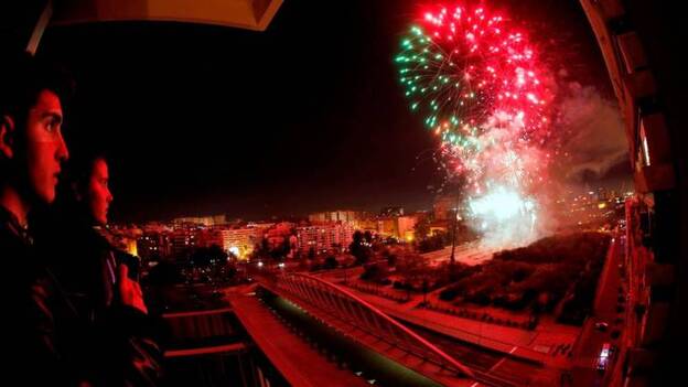 El día grande de las Fallas arranca con una ofrenda floral a San José