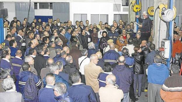 Los trabajadores de Guaguas exigen la jornada laboral de las 35 horas
