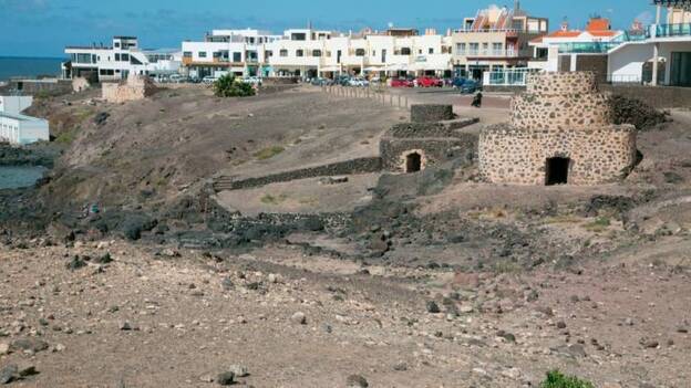 El Gobierno cataloga como BIC los cinco hornos de cal de El Cotillo