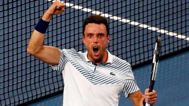 Un pletórico Bautista se carga a Djokovic