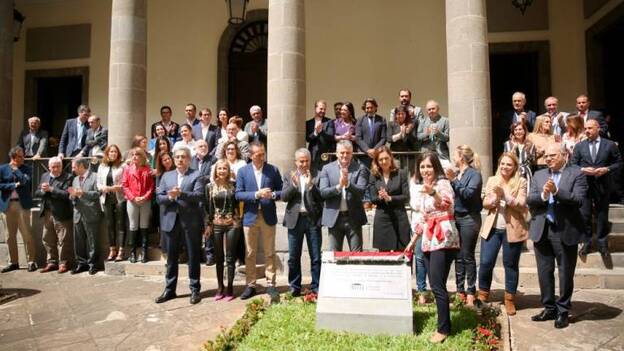 El Parlamento canario recuerda a los condenados