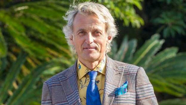 Jesús Calleja se rompe una clavícula en un accidente de bicicleta