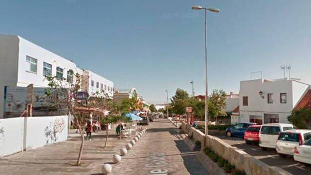 En estado crítico tras caer desde una escalera en San Fernando de Maspalomas