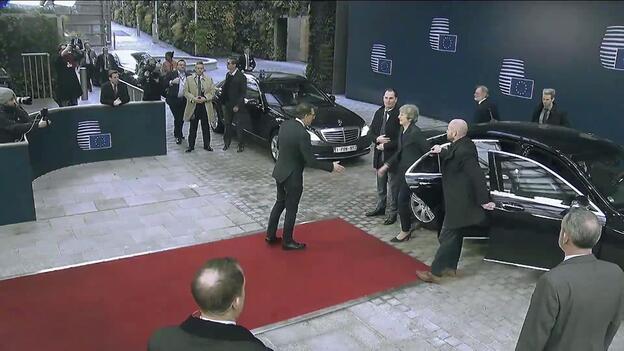 El Parlamento no respalda ninguna de las alternativas para el ‘brexit’