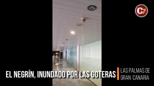 El Negrín se inunda por las goteras