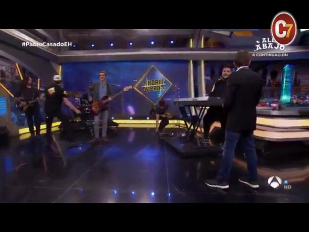 Casado se pasa al bajo en El Hormiguero