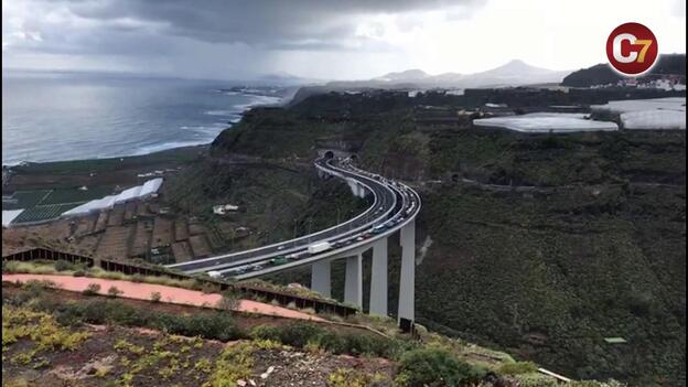 Atrapados durante horas en la carretera del norte