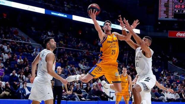 El Granca sorprende al Madrid al descanso (35-27)