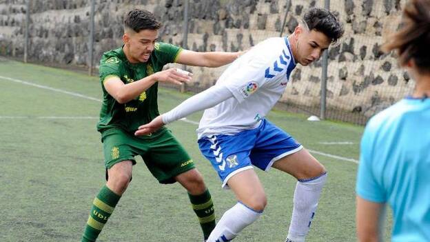 El Tenerife volvió a vencer a una combativa UD Las Palmas