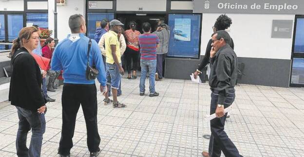 Más desempleo que en abril del pasado año