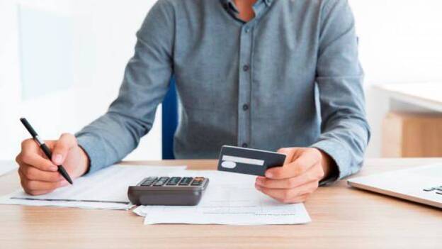 Los canarios tendrán que destinar 50 días de trabajo para pagar su deuda regional