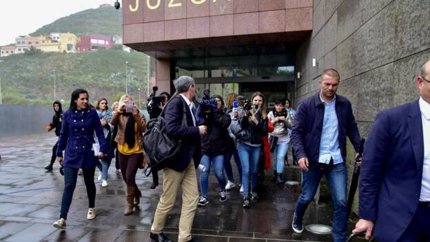 Clavijo se escuda en los técnicos para exculparse del caso Grúas