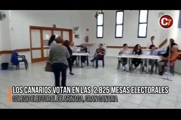 Los canarios votan en las 2.825 mesas electorales