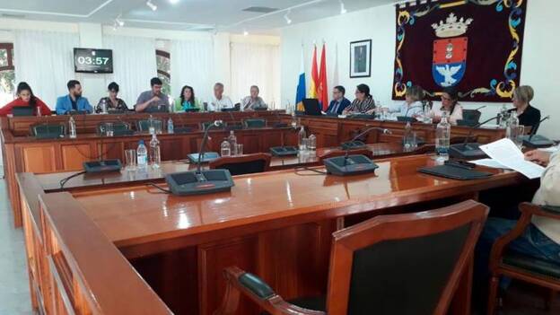 Pleno ‘a medias’ en Arrecife por unas deudas pendientes