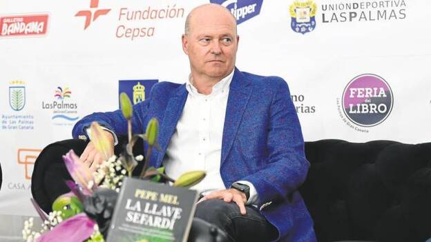 Pepe Mel repetirá once por primera vez