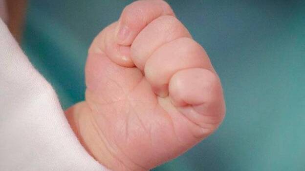 No eran piedras, era un bebé