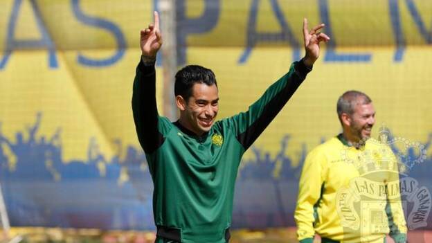 El argentino Sergio Araujo es duda para el derbi