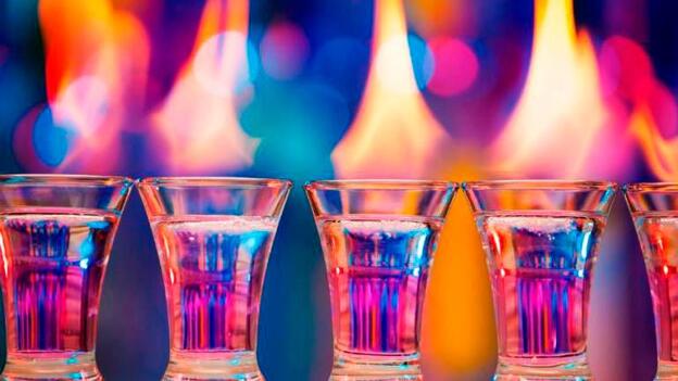 Tres heridos graves en un bar de Palma por deflagración de cócteles flameados