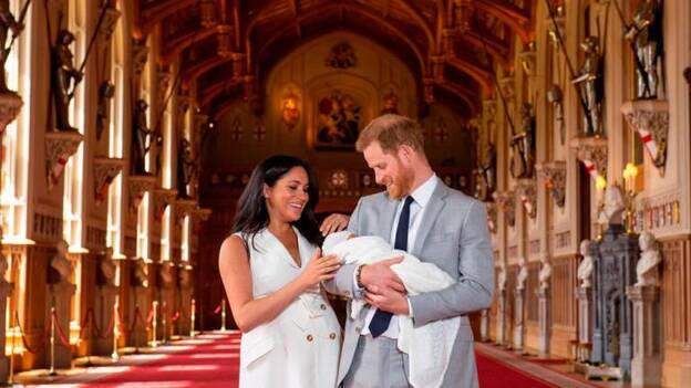 Meghan y Harry presentan a su bebé