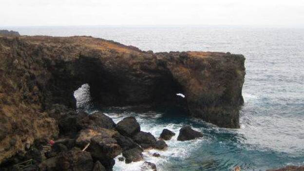Grave tras ser rescatado en la playa de Tinoca