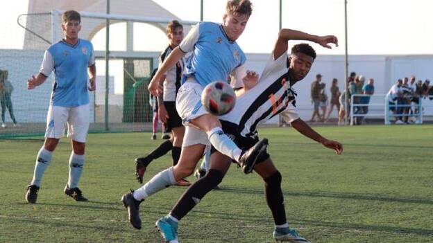 El Peña de La Amistad toma cierta ventaja ante El Cotillo